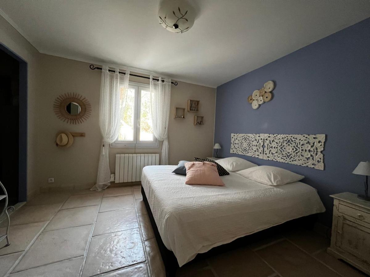 Villa Quinissole Sainte-Anastasie-sur-Issole Exteriör bild