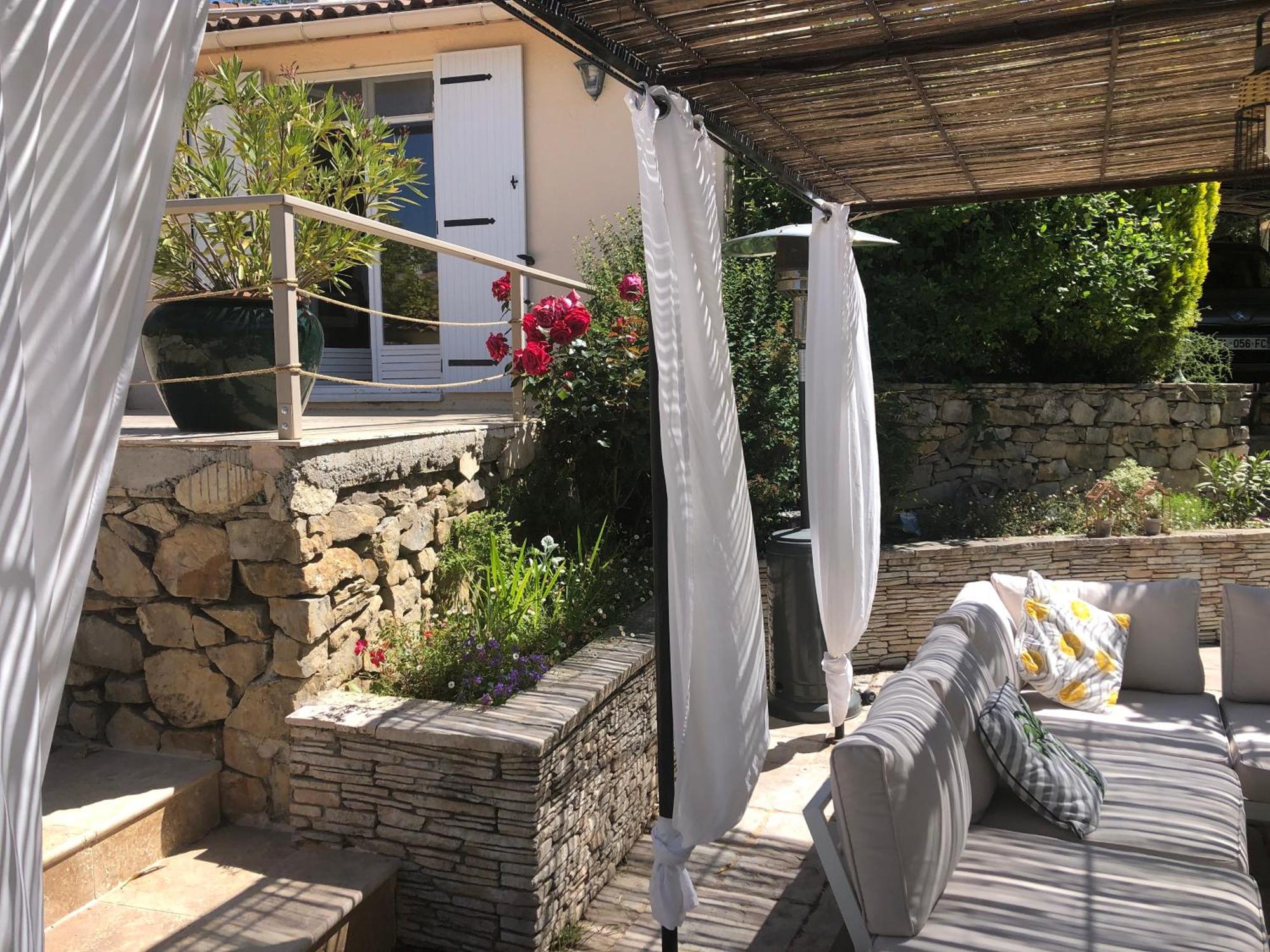 Villa Quinissole Sainte-Anastasie-sur-Issole Exteriör bild